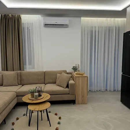 Lovely 2-bedroom Free Parking Natural * Golem (Tirana)