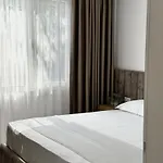 Lovely 2-bedroom Free Parking Natural Apartman