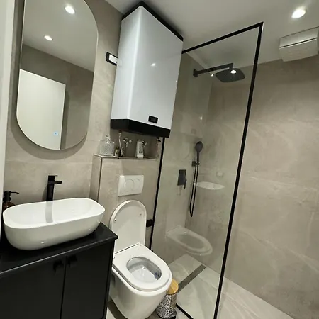 Lovely 2-bedroom Free Parking Natural דירה