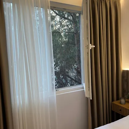 Lovely 2-bedroom Free Parking Natural דירה *